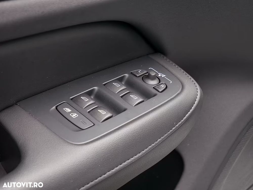 Volvo S60 T8 Recharge AWD Ultimate Dark - 13