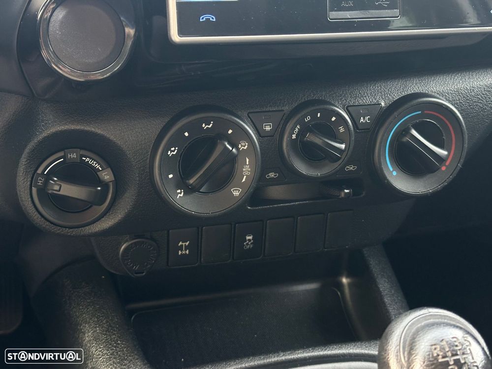 Toyota Hilux 2.4 D-4D 4WD CE Trial - 10