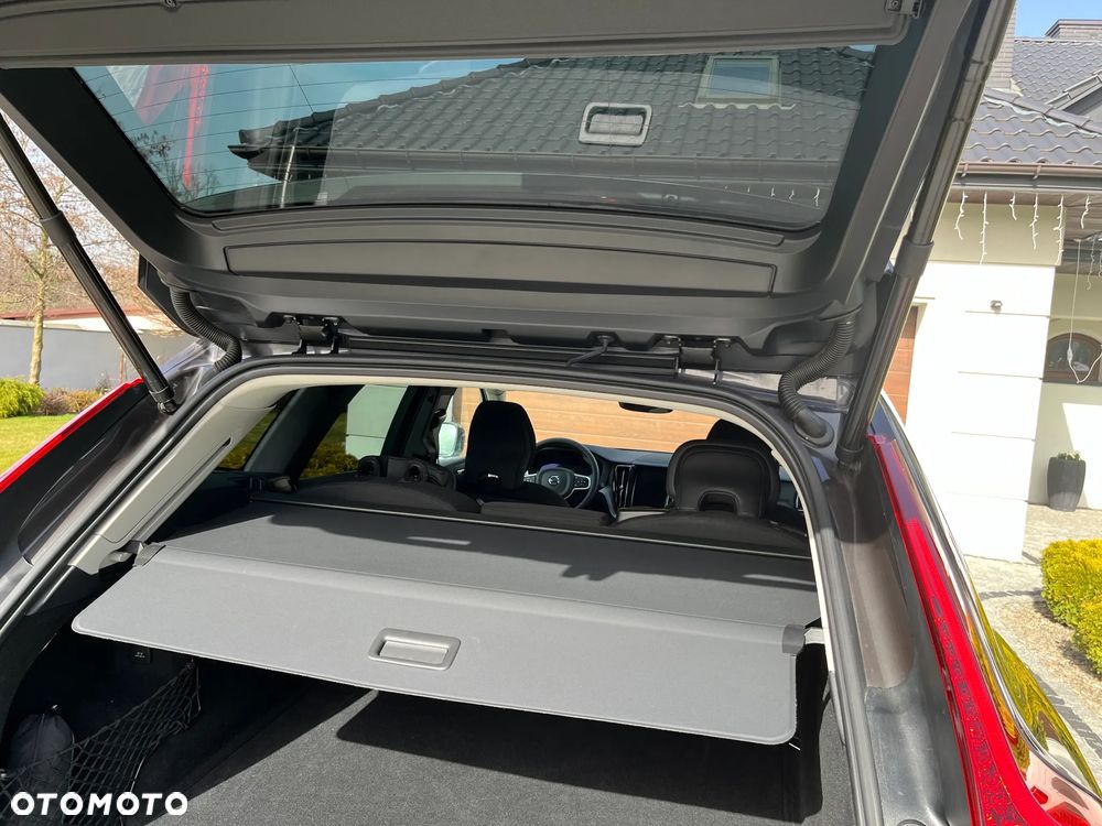 Volvo XC 60 B4 D AWD Geartronic Momentum Pro - 25