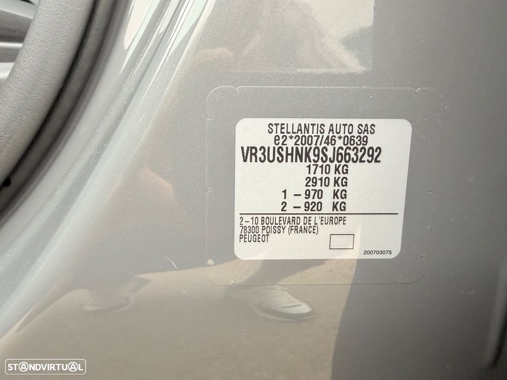 Peugeot 2008 1.2 PureTech Allure Pack - 24