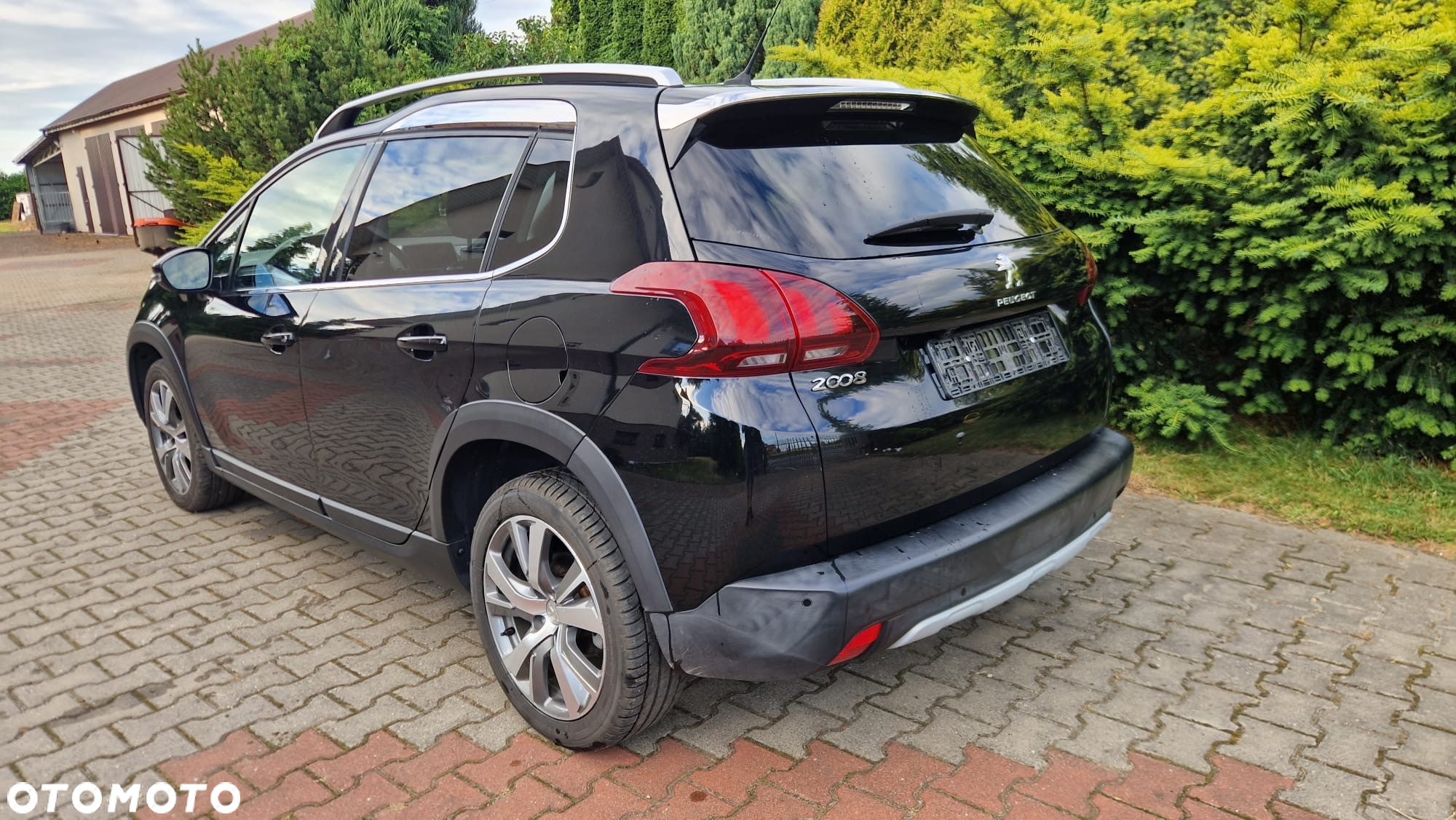 Peugeot 2008 1.2 Pure Tech GPF Allure S&S EAT6 - 7