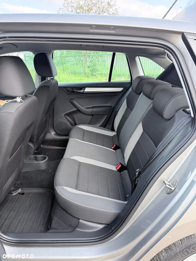 Skoda RAPID 1.0 TSI Ambition - 6