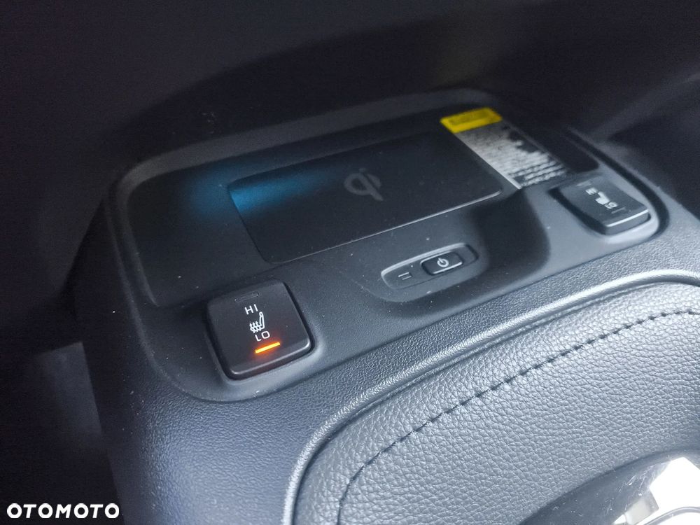 Toyota Corolla 1.8 Hybrid Executive - 28