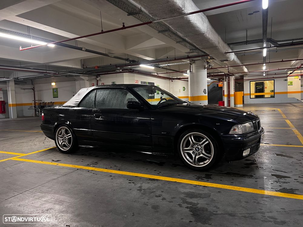 BMW 320 i Touring - 3