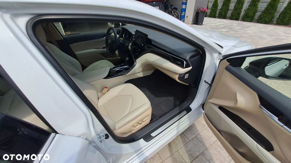 Toyota Camry 2.5 Hybrid Executive CVT - 9
