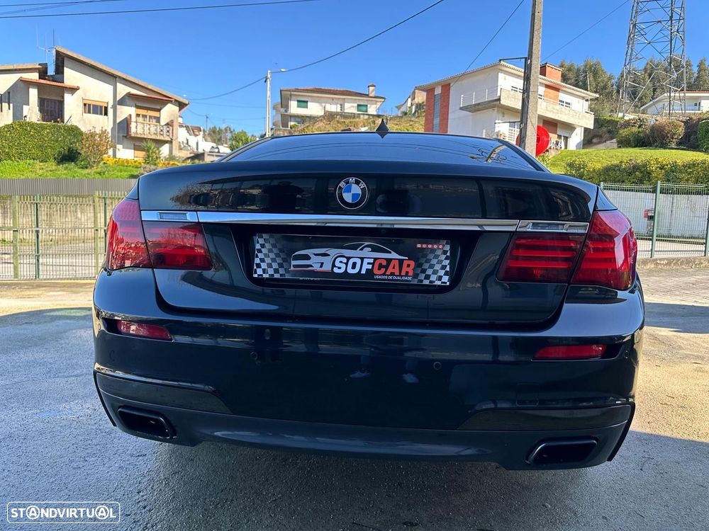 BMW 750 d xDrive Pack M - 10