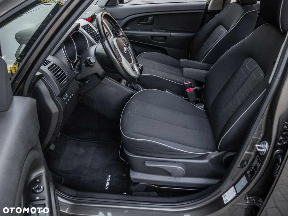 Kia Venga 1.6 CVVT Black Collection - 16
