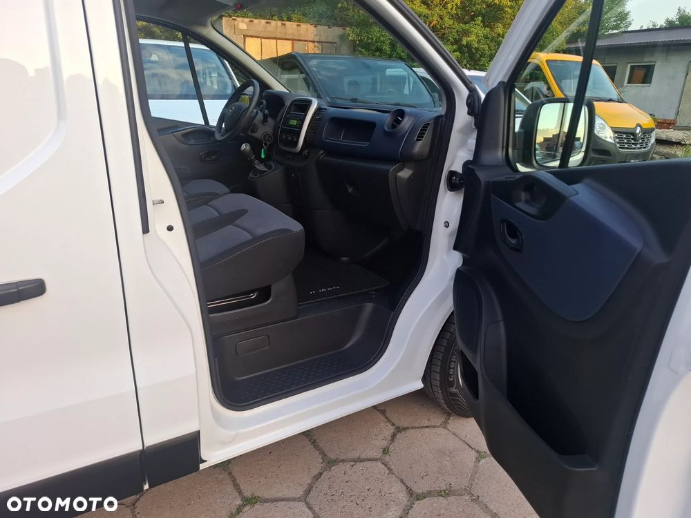 Opel Vivaro 2018 L2H2 MAXI * klima 3osobowy - 21