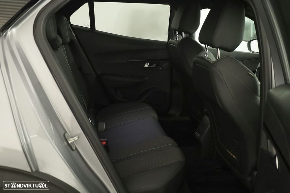 Peugeot e-2008 50 kWh GT - 19