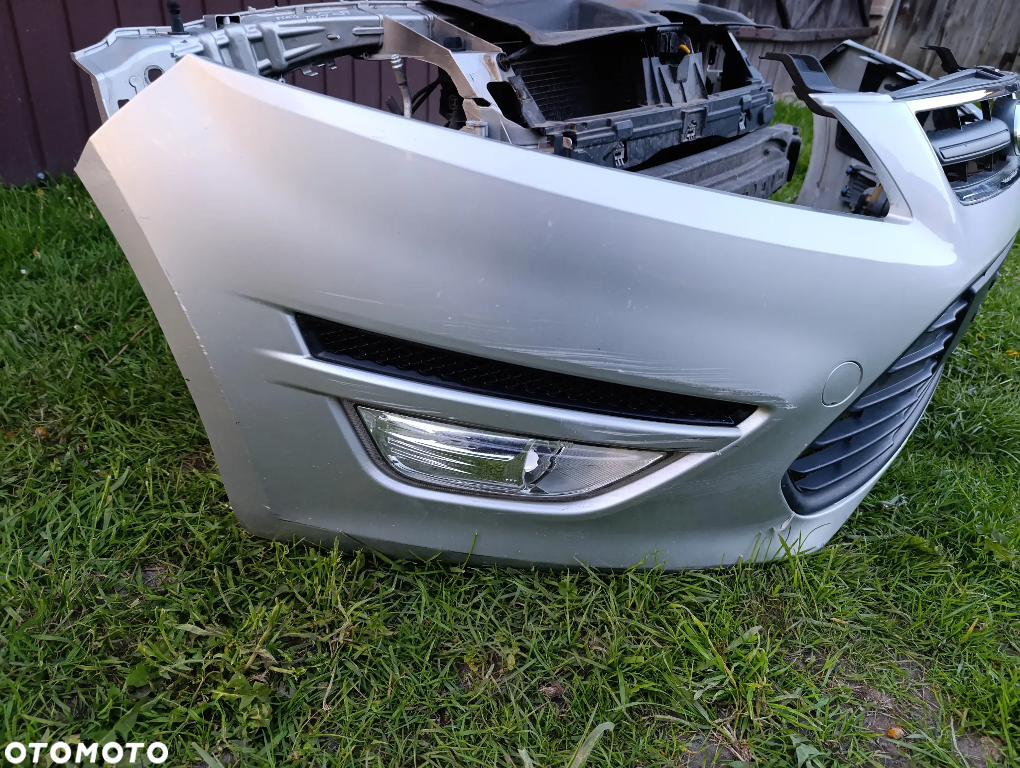 ZDERZAK OKULAR PAS PRZÓD MONDEO MK4 LIFT - 2