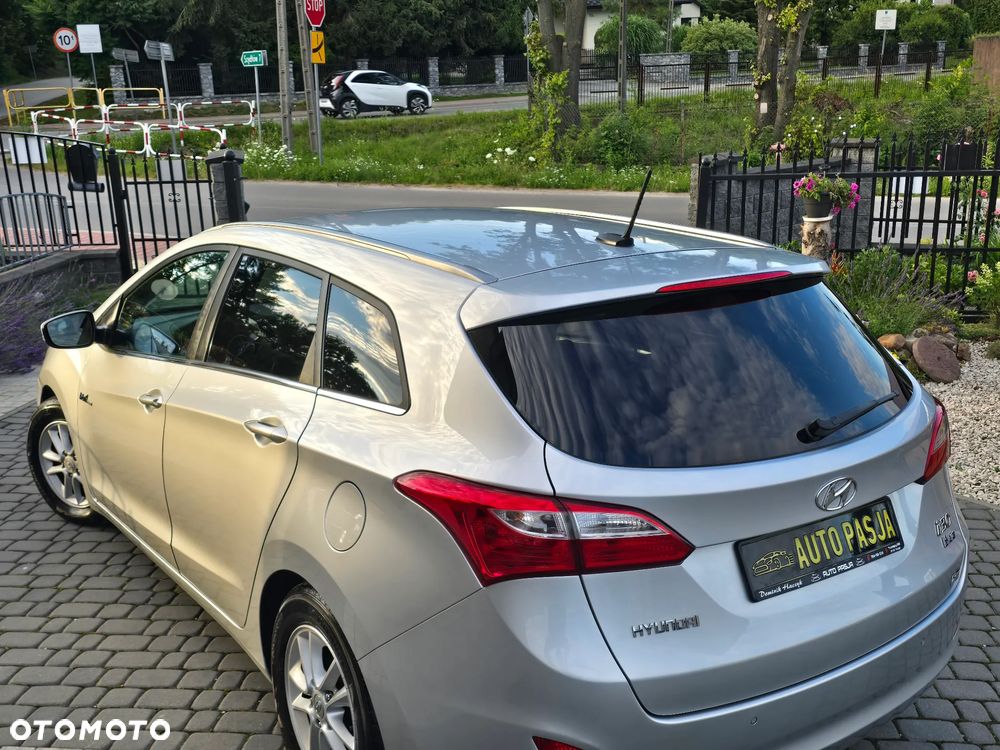 Hyundai i30 blue 1.6 GDI YES Gold - 16