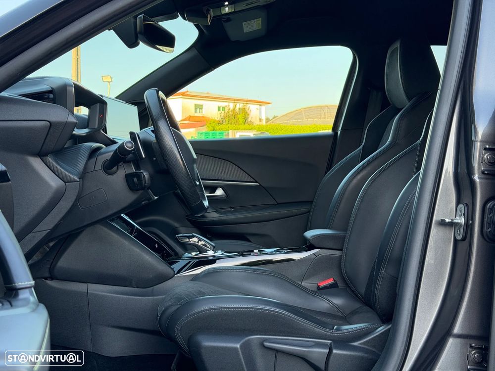 Peugeot 2008 PureTech 130 EAT8 GT - 9