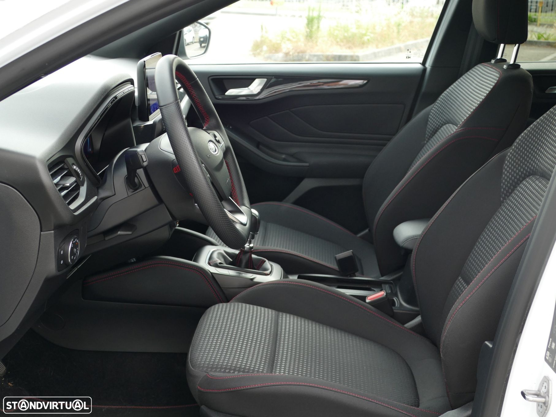 Ford Focus 1.0 EcoBoost MHEV ST-Line X - 16