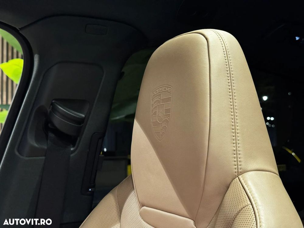 Porsche Cayenne Coupe - 34