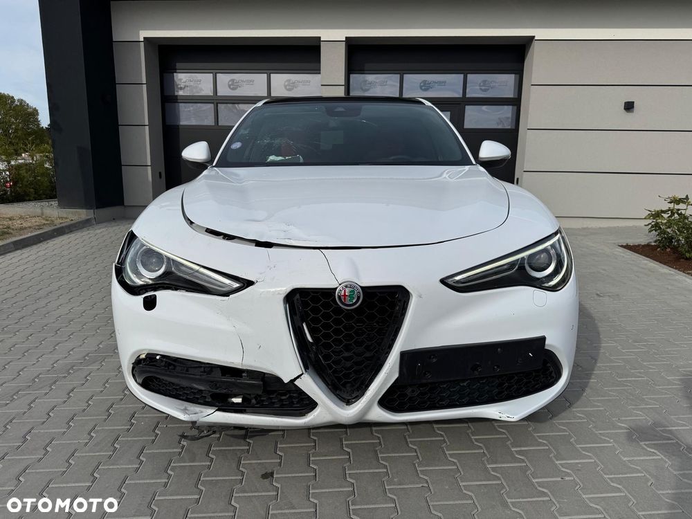Alfa Romeo Stelvio 2.0 Turbo 16V AT8-Q4 Veloce Ti - 3