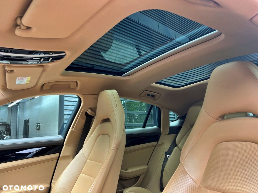 Porsche Panamera - 15