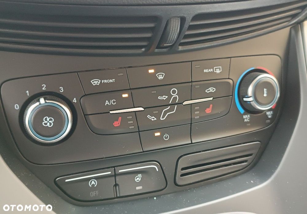 Ford Kuga - 32