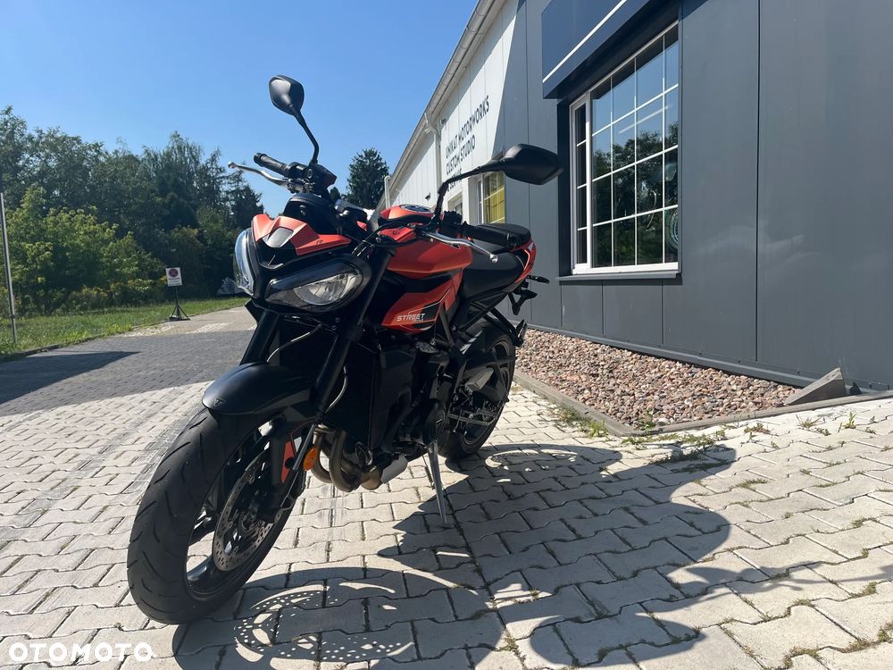 Triumph Street Triple - 7