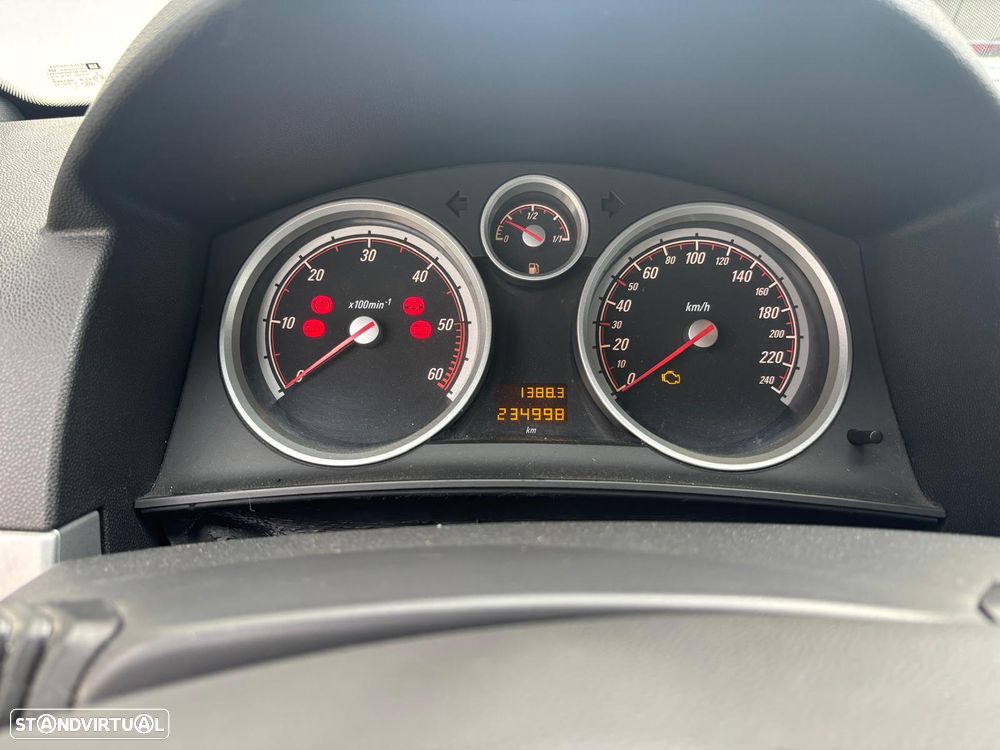 Opel Astra GTC 1.9 CDTI - 4