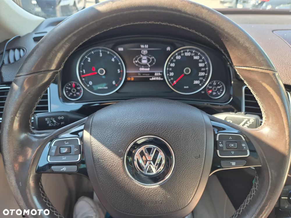 Volkswagen Touareg 3.0 V6 TDI BMT Business Line - 36