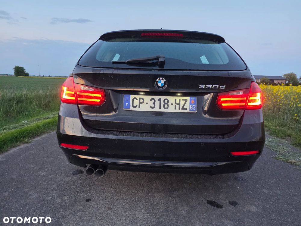 BMW Seria 3 330d Luxury Line - 25