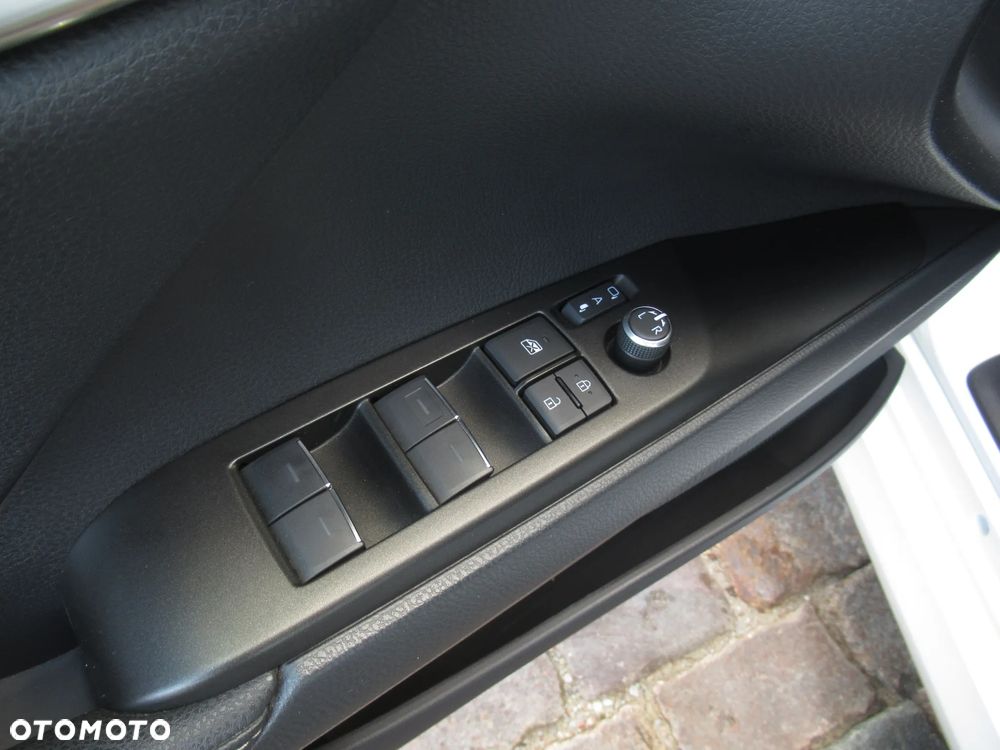 Toyota Camry 2.5 Hybrid Prestige CVT - 35