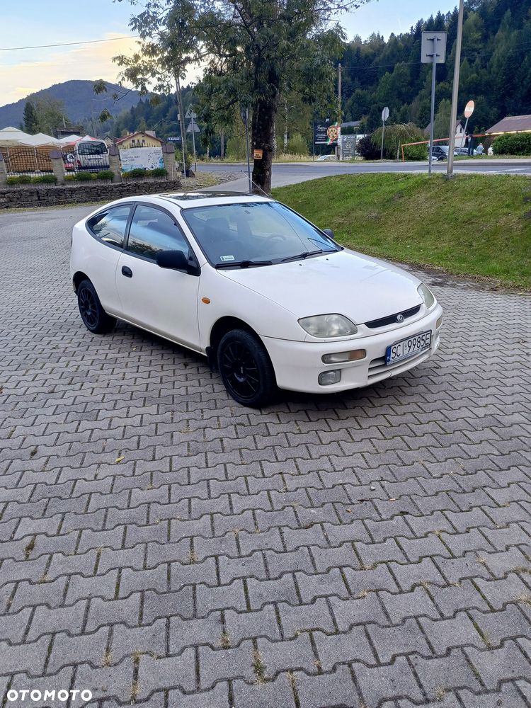 Mazda 323 - 2