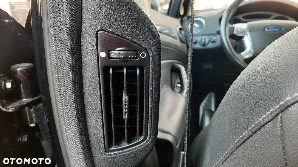 Ford Mondeo 2.5 Titanium S - 21