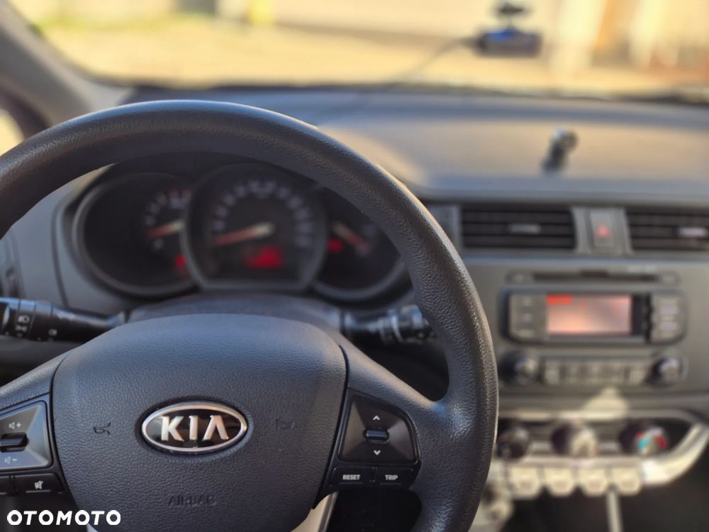 Kia Rio - 13