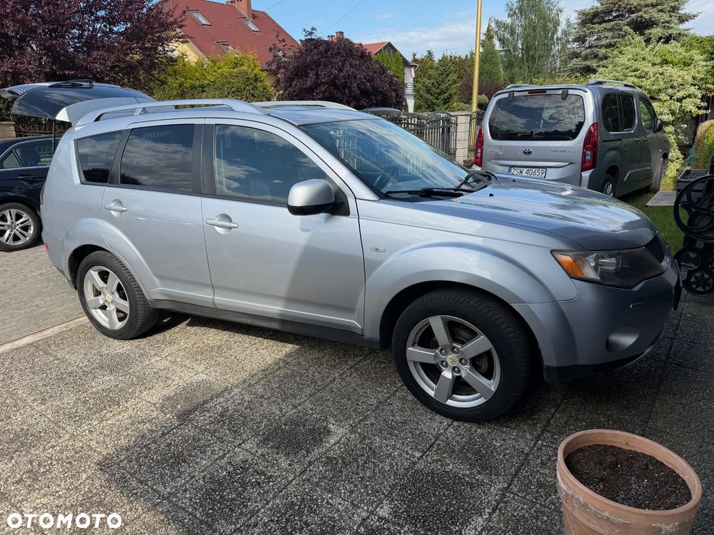 Mitsubishi Outlander 2.0 DID Intense + - 19