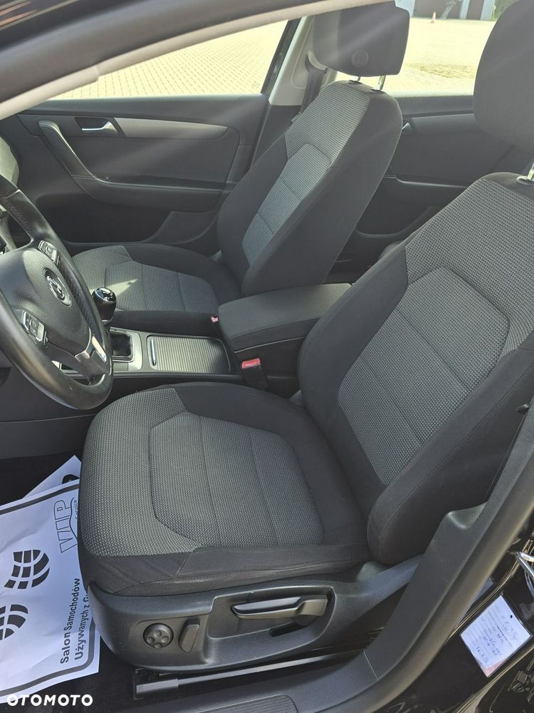 Volkswagen Passat - 14