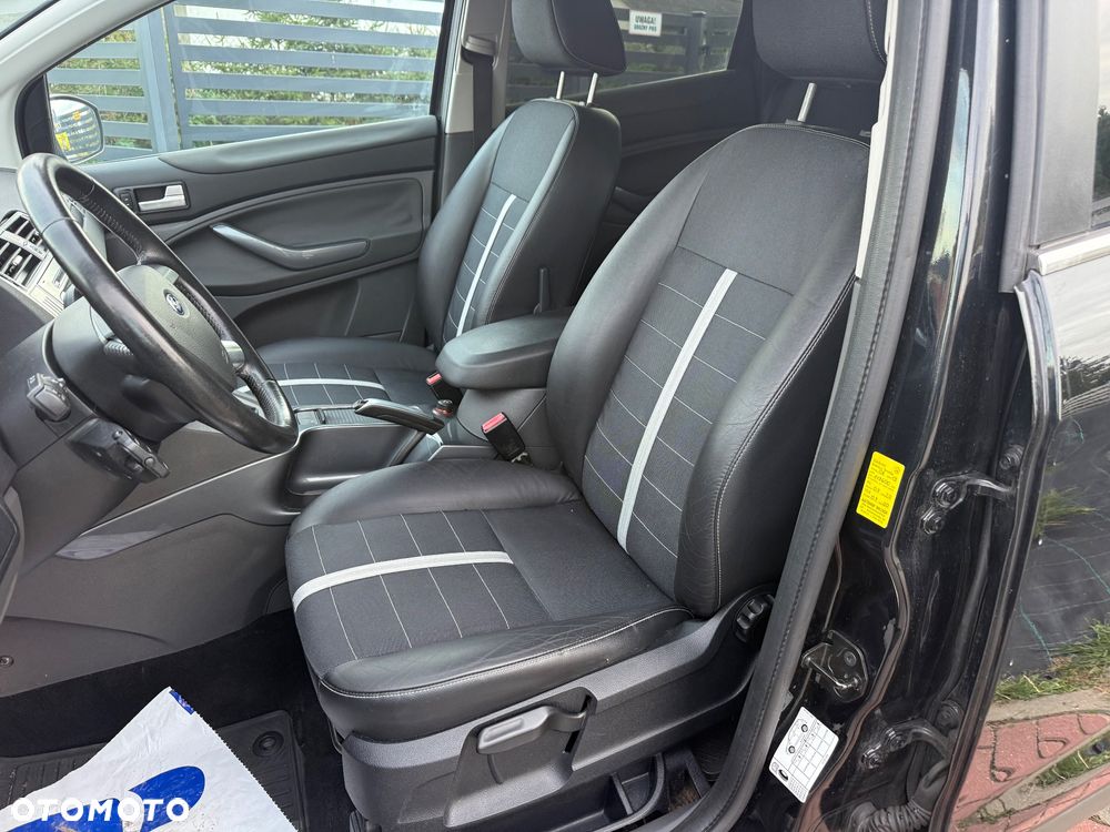 Ford Kuga 2.5 4x4 Titanium - 9