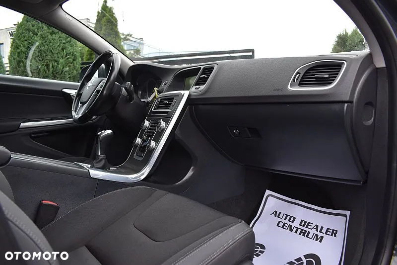 Volvo V60 D4 Momentum - 6