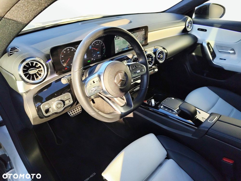 Mercedes-Benz CLA - 30