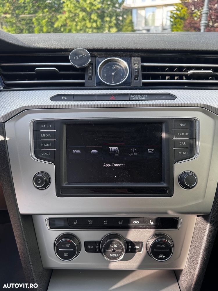 Volkswagen Passat 2.0 TDI Comfortline - 29