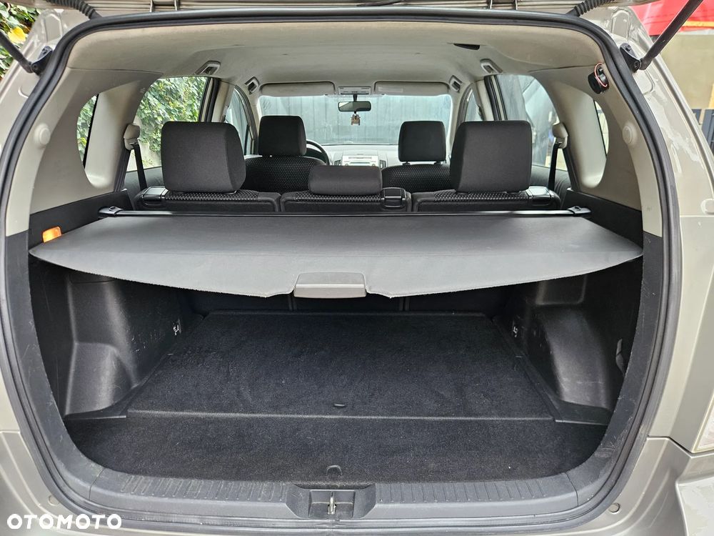 Toyota Corolla Verso - 16