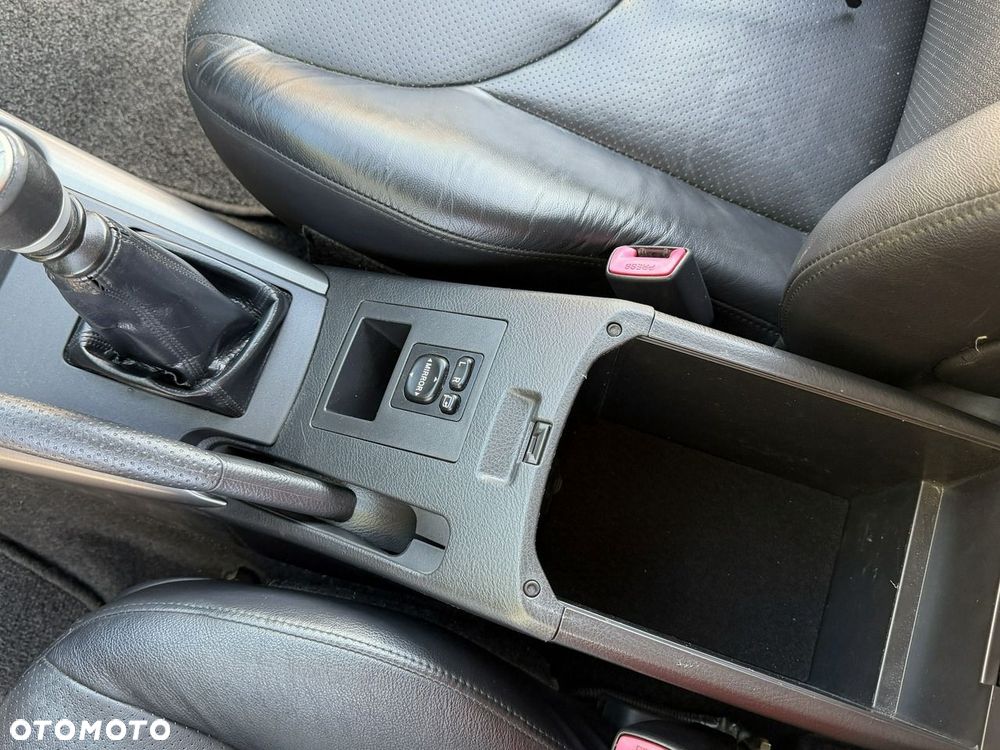 Toyota RAV4 2.2 D-4D Prestige - 23