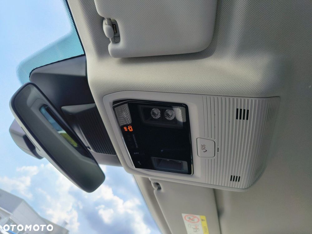 Volkswagen T-Roc 1.5 eTSI Life DSG - 25