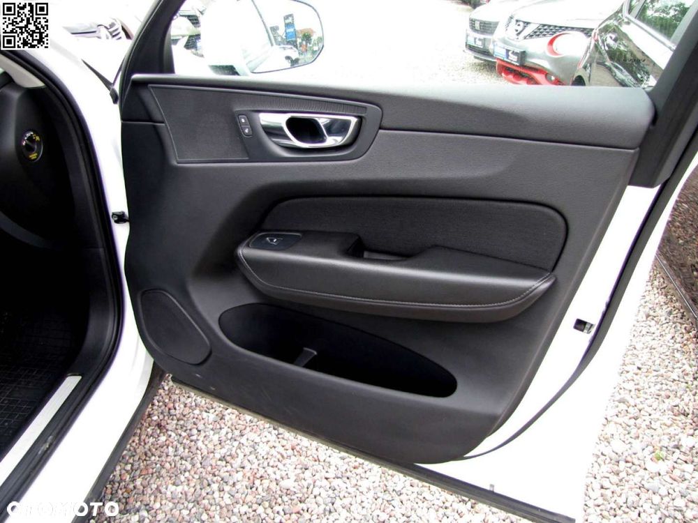 Volvo XC 60 D3 Momentum - 13