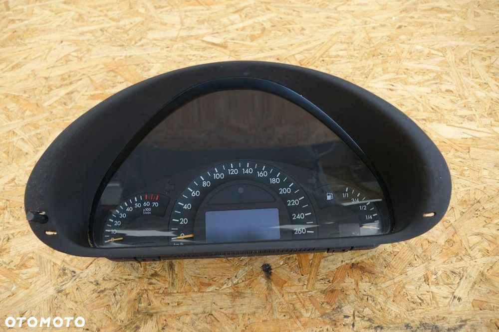 LICZNIK ZEGARY MERCEDES W203 A2035406111 - 1