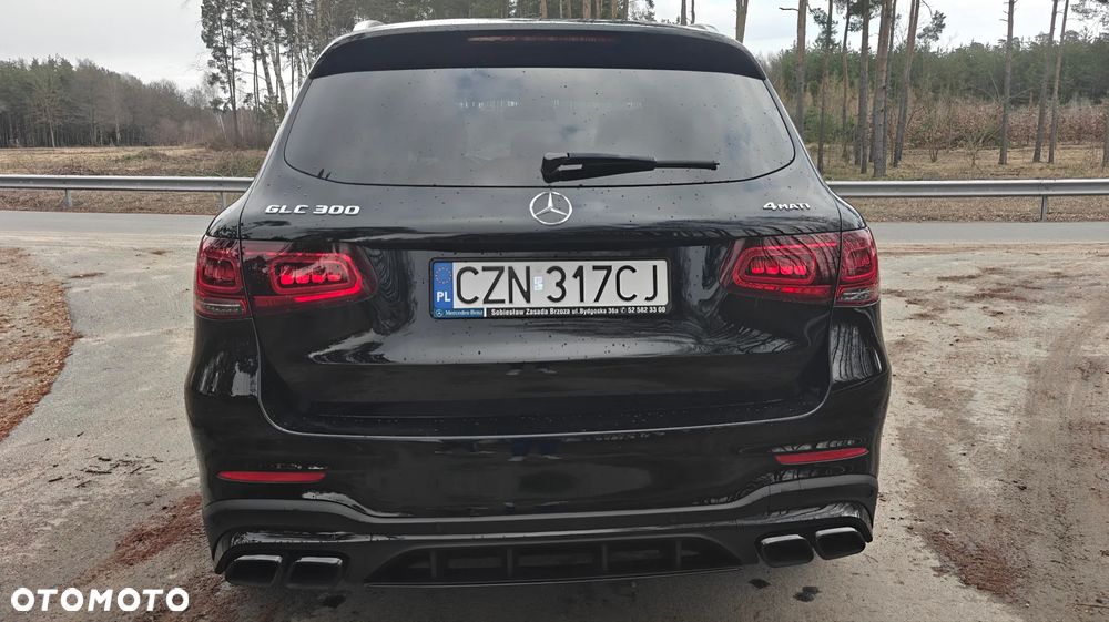 Mercedes-Benz GLC 300 4Matic 9G-TRONIC AMG Line - 12