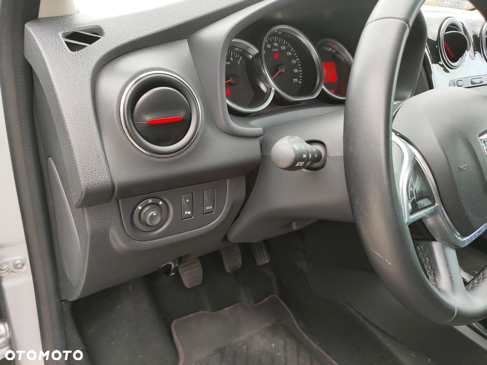 Dacia Logan TCe 90 S&S Stepway Celebration - 17
