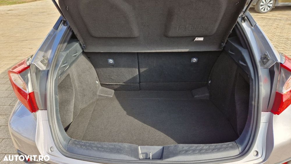 Toyota C-HR 1.8 HSD 122 CP 4x2 CVT Style - 23