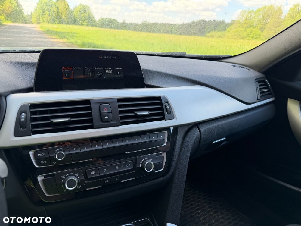 BMW Seria 3 318i - 17