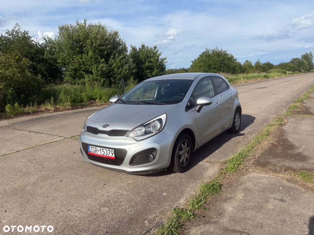 Kia Rio - 1