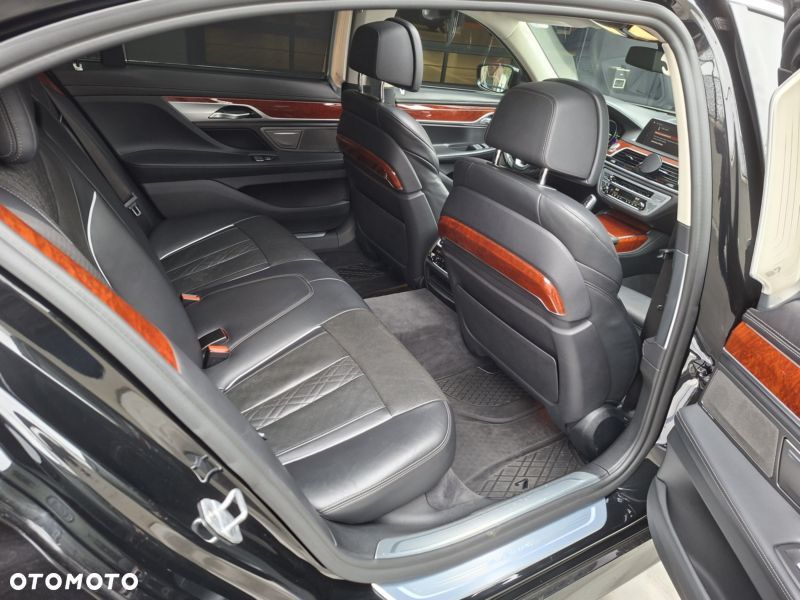 BMW-ALPINA B7 Biturbo - 27
