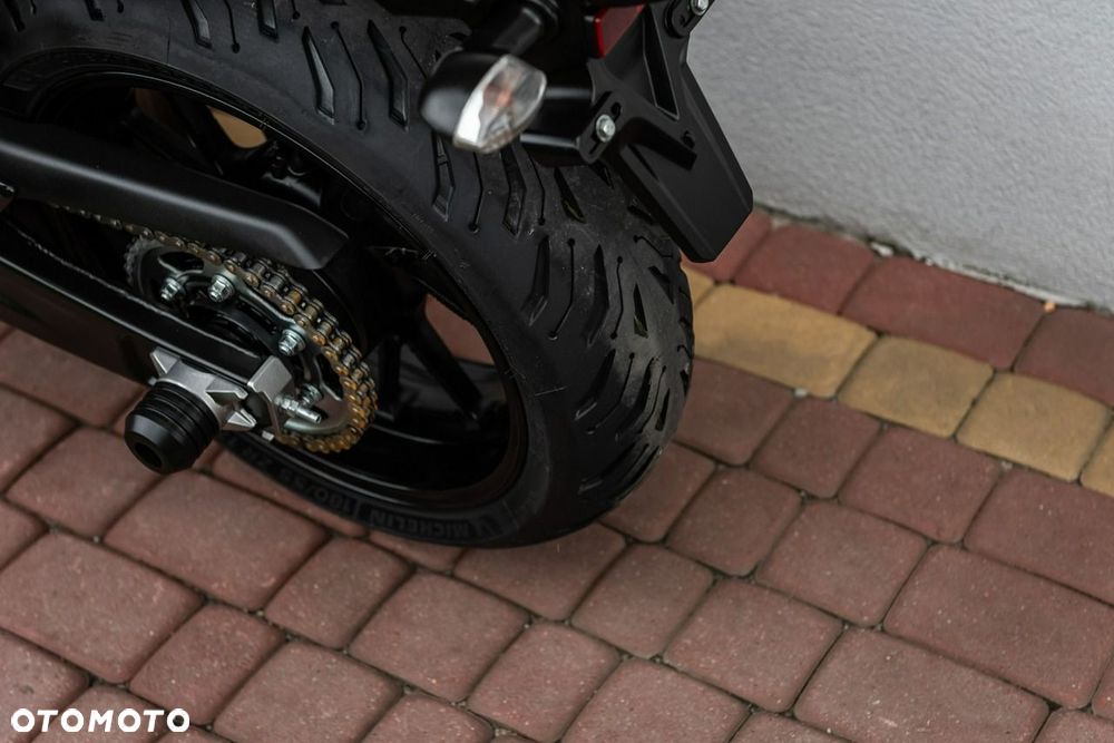Yamaha MT - 13