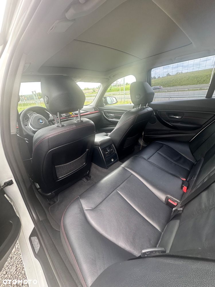 BMW Seria 3 320d Sport Line - 9