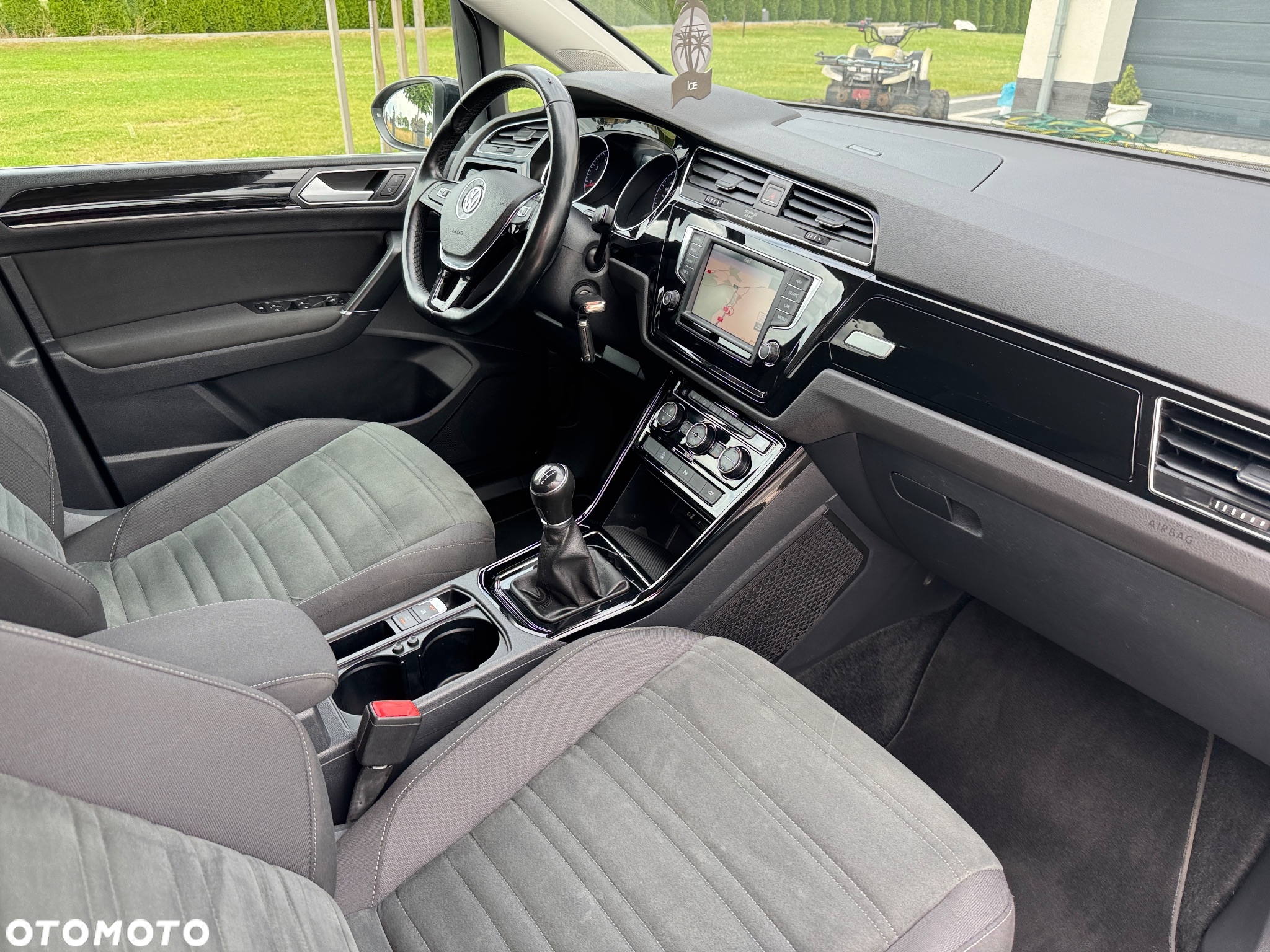 Volkswagen Touran 1.4 TSI BMT Highline - 16