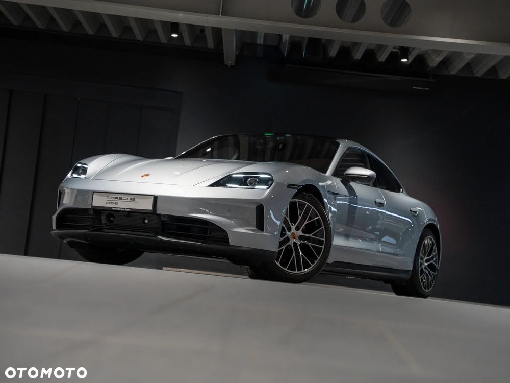 Porsche Taycan 4 - 14